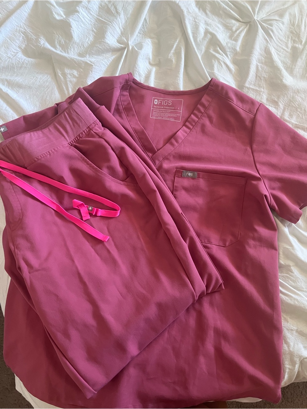 Figs Breast Cancer Awareness Scrub Set in Quartz